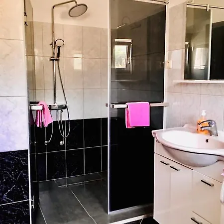 Nina Apartman