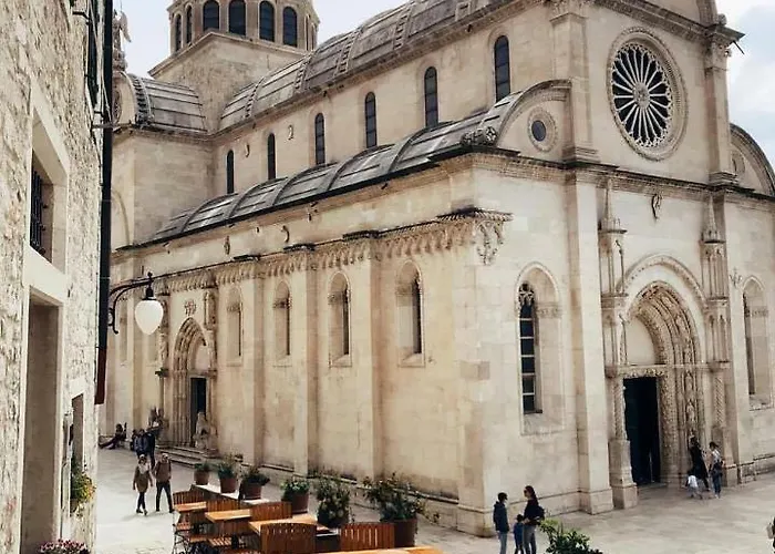 Nina Апартаменты Шибеник